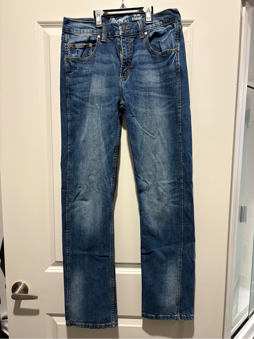Wrangler Slim Straight Jeans - Medium Blue Wash